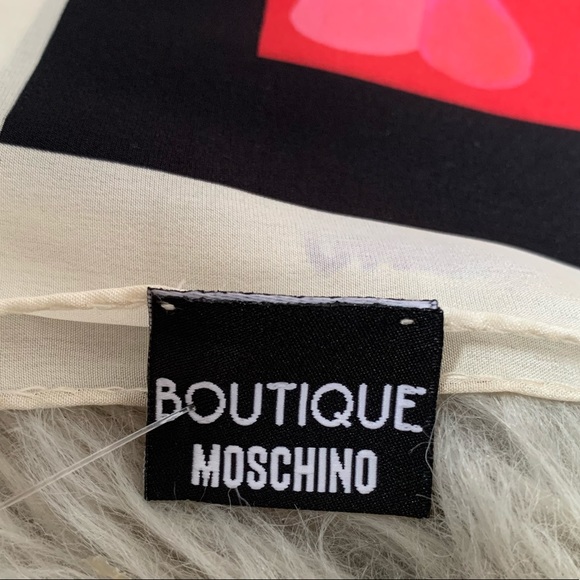 Moschino - Heart Silk Scarf - Picture 5 of 5